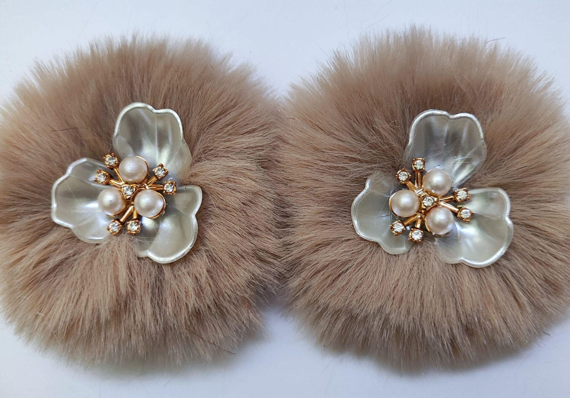 PATİK SÜSÜ 3 YAPRAKLI YASEMİN S.KAHVE  TÜYLÜ