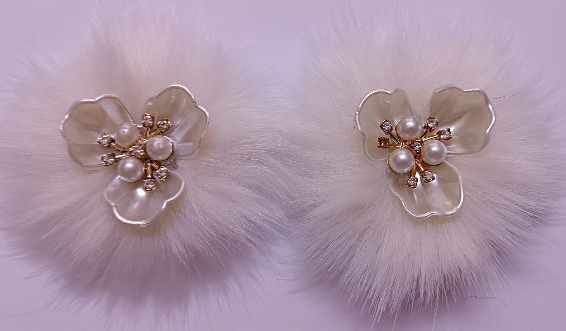 PATİK SÜSÜ 3 YAPRAKLI YASEMİN KREM  TÜYLÜ