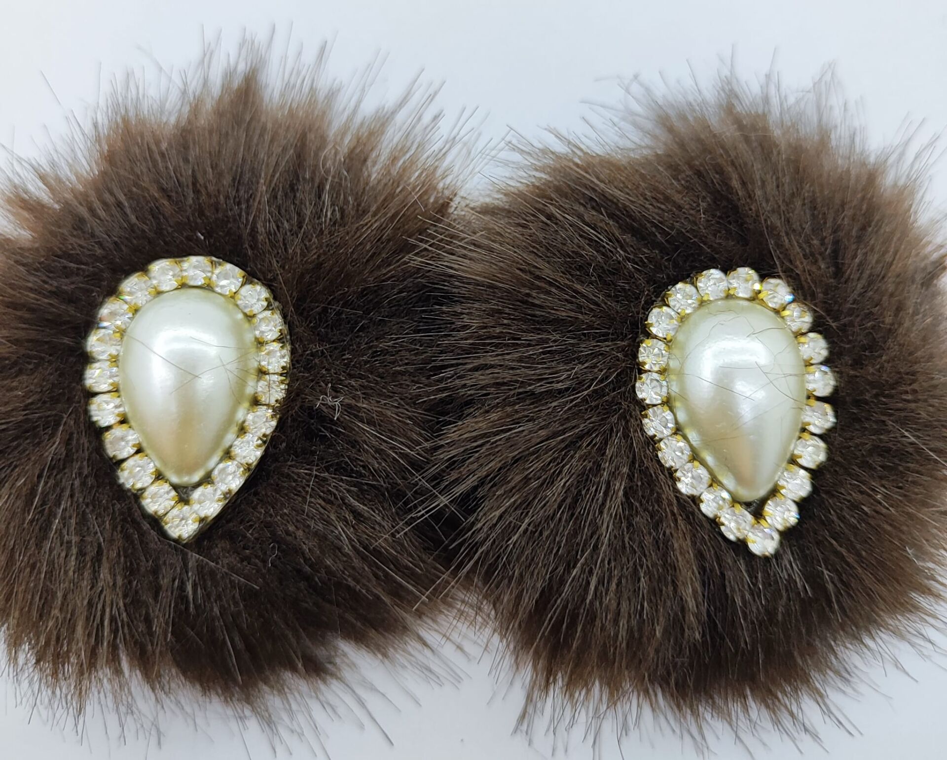 PATİK SÜSÜ HÜRREM KAHVERENGİ TÜYÜ KREM TAŞLI