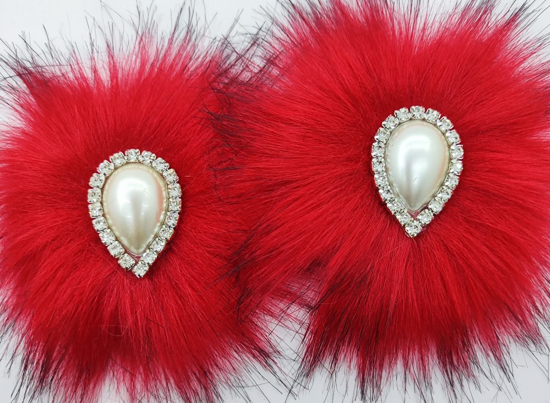 PATİK SÜSÜ HÜRREM KIRMIZI  TÜY KREM  TAŞLI