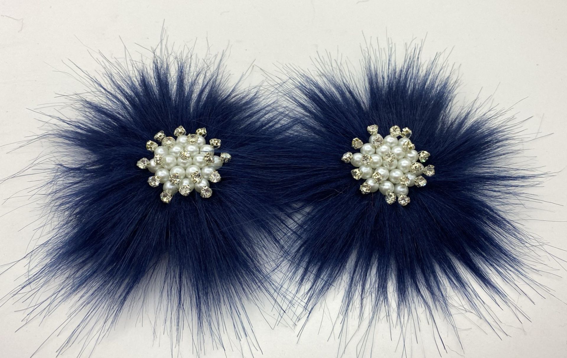 PATİK SÜSÜ LACİVERT TASARIM BEYAZ TAŞLI